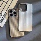 Capa ApexGuard Titanium para iPhone com Pegada Fina e Escudo
