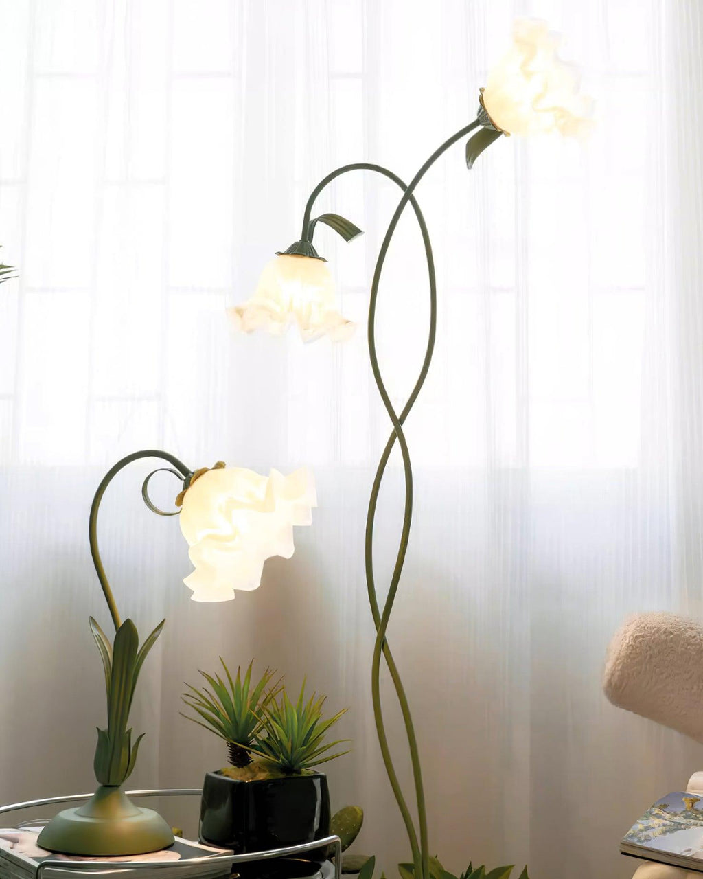 Modern Calla Flower LED Floor Lamp in Green Matte Finish