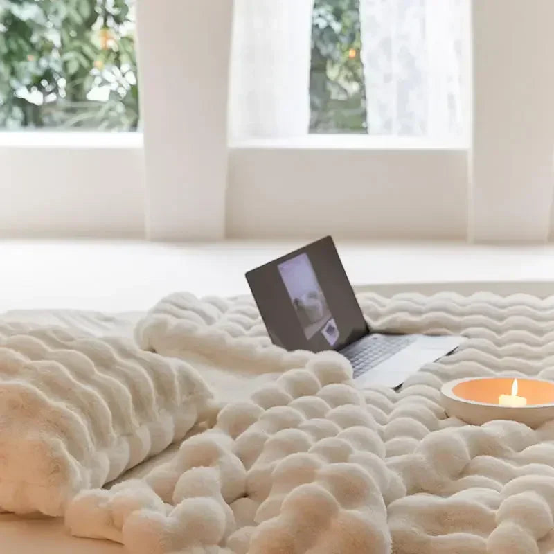WinterGlow Plush Wool Blanket By AurynWool, Ultra Soft Cozy Throw For Cold Nights And Luxurious Comfort