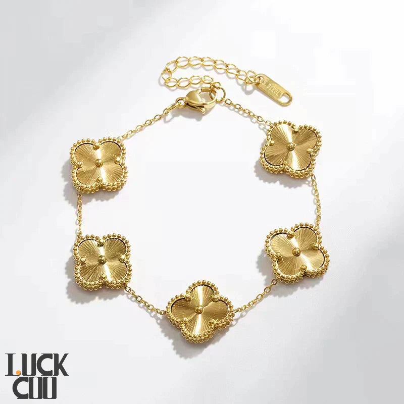 シルバクローブ クローバー 繊細なブレスレット 四つの花のチャーム付き