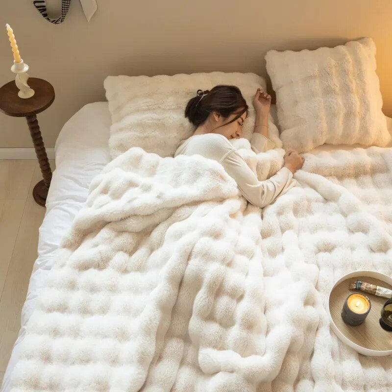 WinterGlow Plush Wool Blanket By AurynWool, Ultra Soft Cozy Throw For Cold Nights And Luxurious Comfort