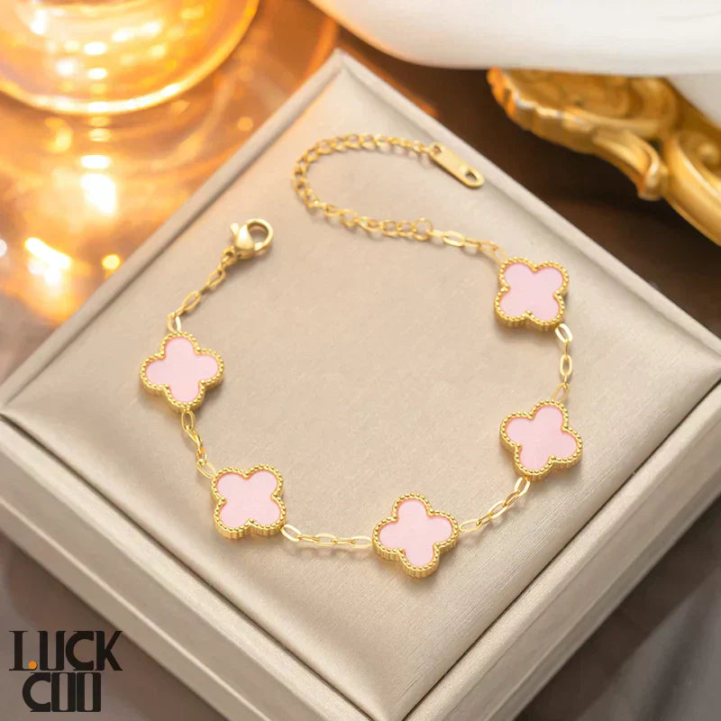 シルバクローブ クローバー 繊細なブレスレット 四つの花のチャーム付き